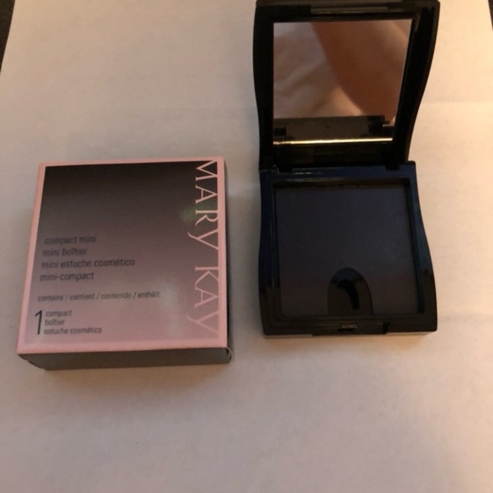 MaryKay Mini Compact - Picture 2 of 2